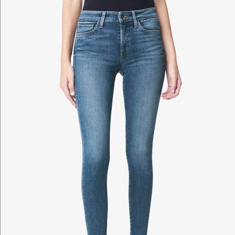Joe’s Jeans The Icon MidRise Skinny Jeans in Jayne